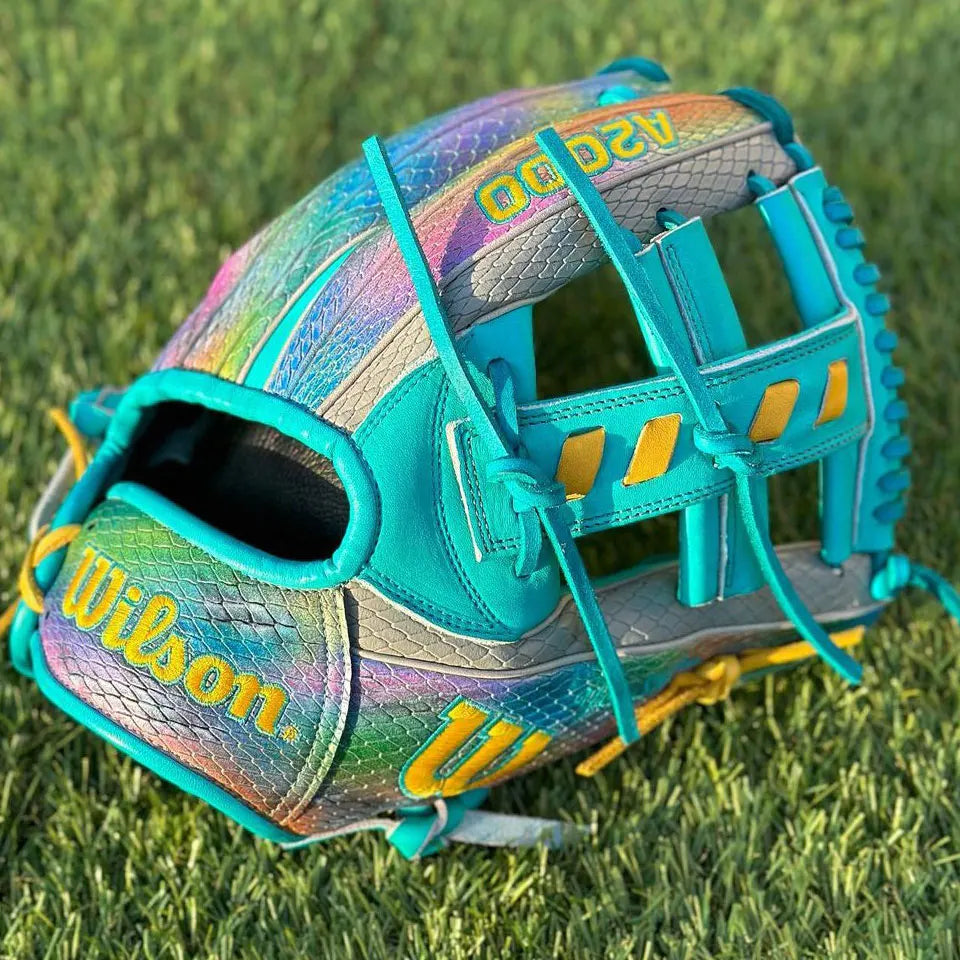 A2000 Genuine Leather Baseball & Softball Glove