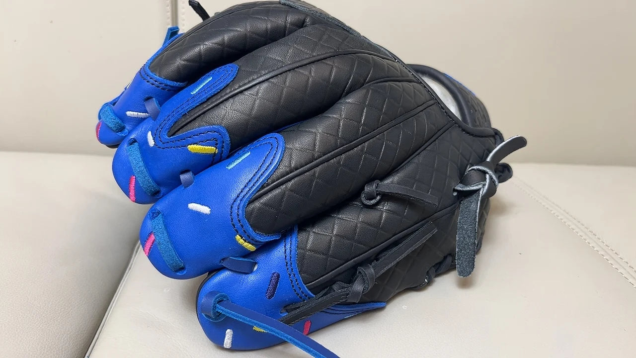 11.5/12.5inch Genuine Leather Baseball Gloves Professional Youths Adults Mitt Softball Training Catcher Gloves Sports Equipment